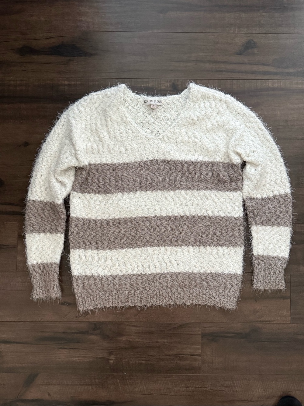 Knox Rose Fuzzy Striped V-Neck Sweater Women’s Medium Cream Taupe Cozy